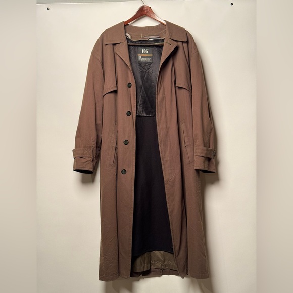 Vintage 1990s London Fog raincoat - Picture 3 of 7